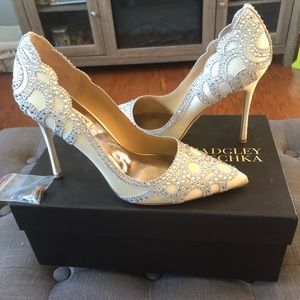 Badgley Mischka Embellished Pointed Toe Pumps 7.5